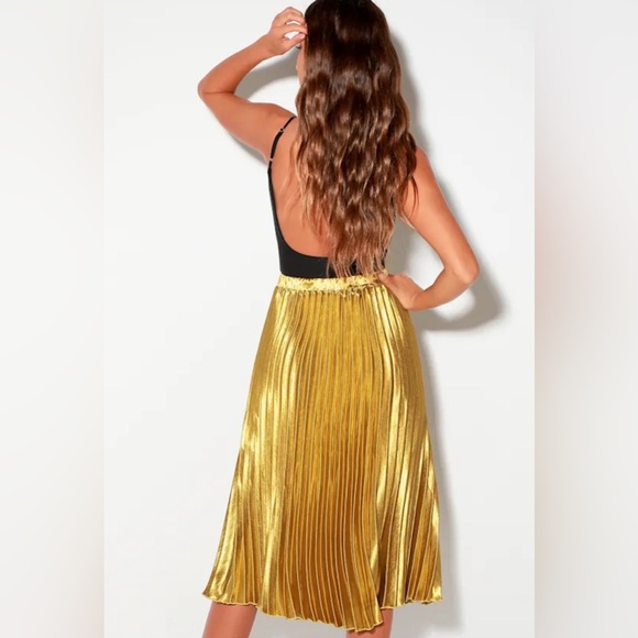 Lulus Pretty Pleats Gold Metallic Pleated Midi Skirt Size Small - Picture 2 of 13